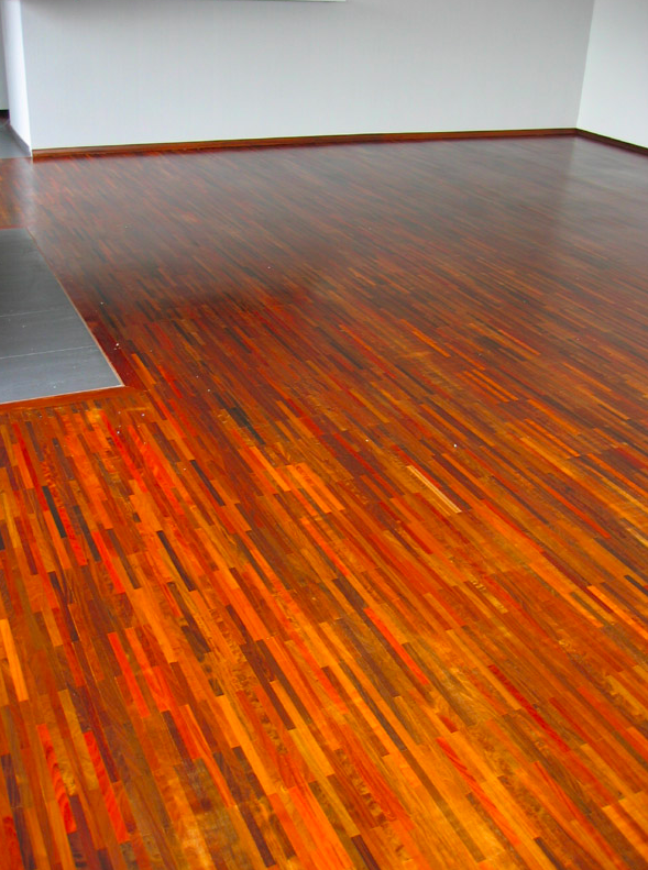 Montáž a renovácia masívnej podlahy z exotického dreva