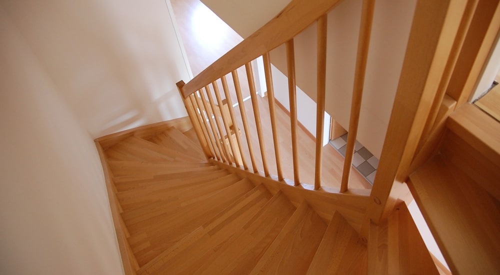 Drevené schody, drevene obklady na schody, drevene schodisko, drevené schody na mieru, drevene schody vyroba,