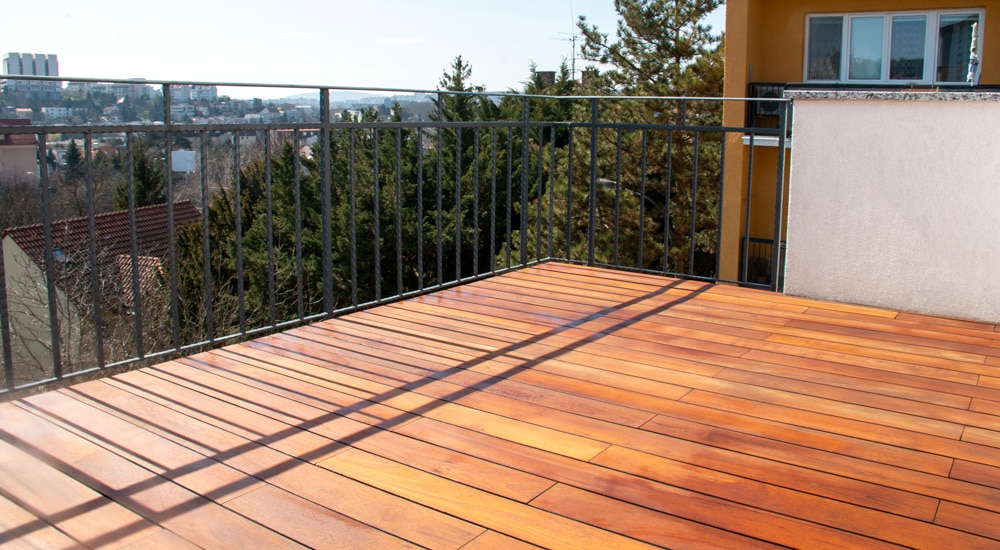 renovácia terasy, teak, exotická terasa, balkónová terasa, oprava terasy, brúsenie terasových dosiek, teakové drevo