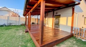drevená pergola, ipe terasa, ipe montované na deck wise spony, kryta terasa, terasa s pristreskom, exoticka terasa