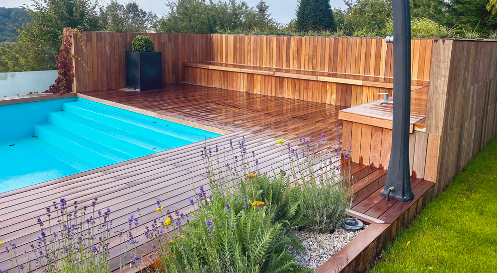 dizajn terasy, drevená terasa, ipe, ipe terasa, drevená terasa okolo bazéna, drevo okolo bazénu, montáž drevenej terasy, realizácie, drevené terasy